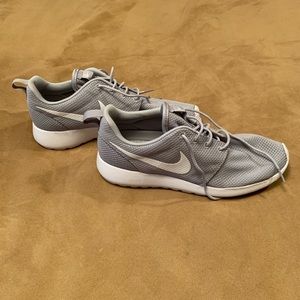 Nike Gray Roshe 1 Sneakers worn once